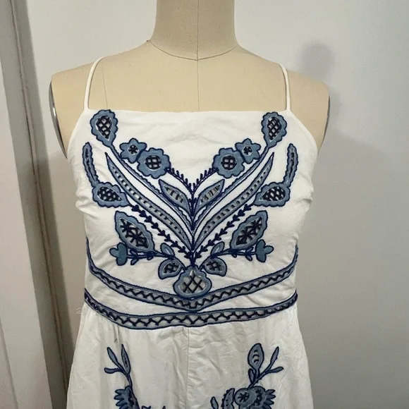 zara white and blue embroidered dress ZARA WOMAN Blue White contrast EMBROIDERED DRESS 4786/068 XS S M L NWT
